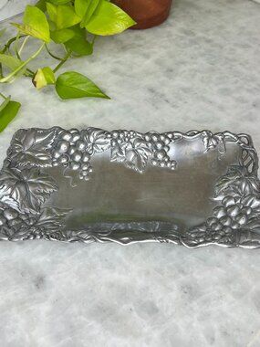 Arthur Court Grape Bread Tray Serveware Metalware 12" x 6.6" Cast Aluminum 1996